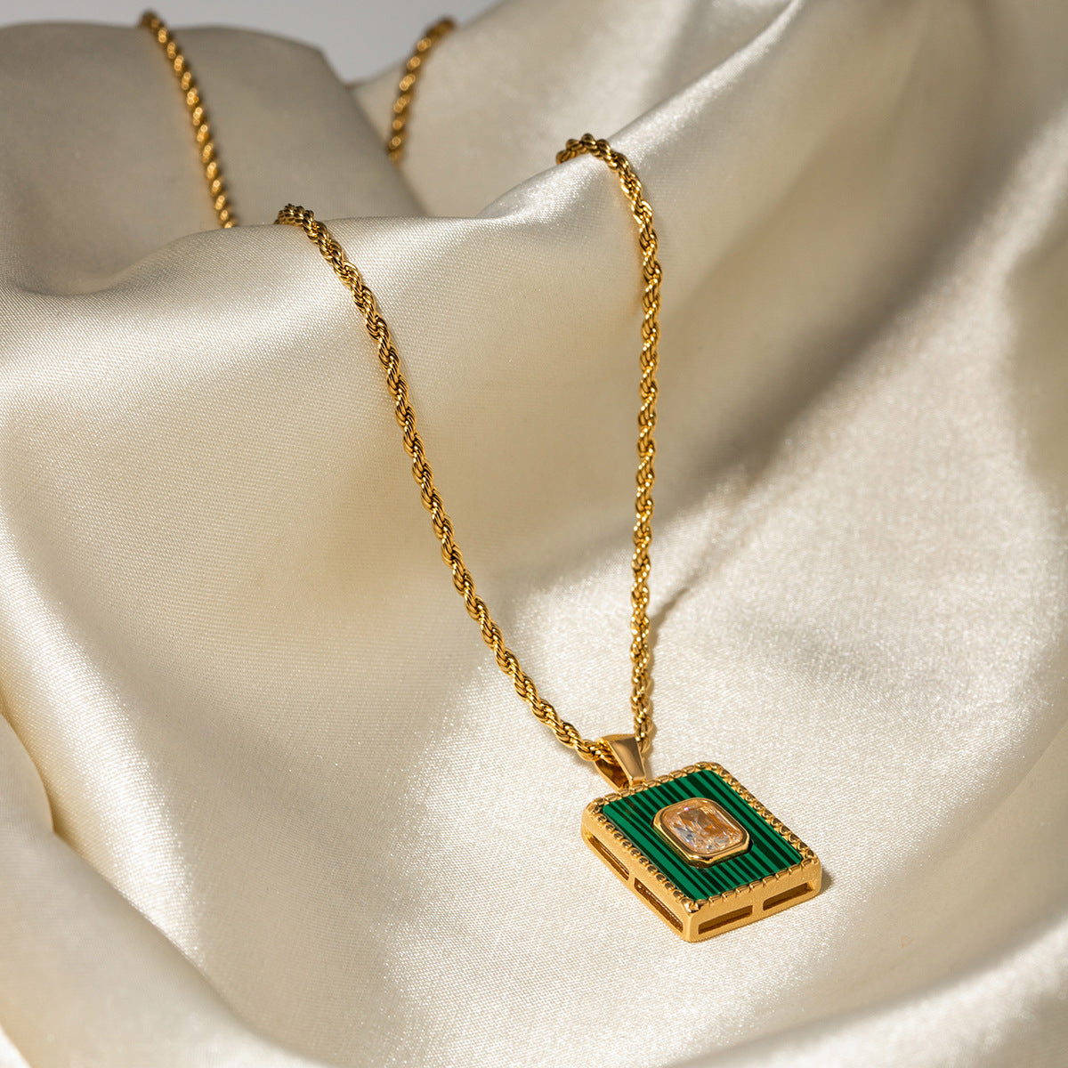 Isla Necklace